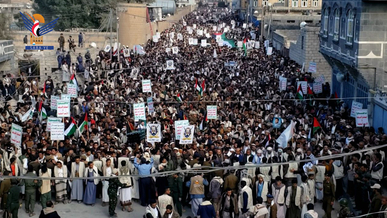 مسيرة حاشدة في ذمار تنديداً بالاعتداء الأمريكي على القوات البحرية اليمنية