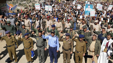 مسيرة جماهيرية في عتمة بذمار تنديداً بالعدوان الأمريكي البريطاني