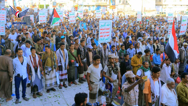 أبناء الحديدة يحتشدون في أربع مسيرات للتأكيد على أن اليمن وفلسطين في خندق واحد