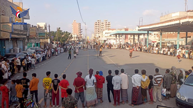 وقفات بمحافظة الحديدة تنديداً بالعدوان الأمريكي وتضامناً مع فلسطين