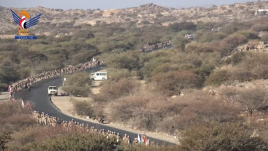 قوات الاحتياط التابعة لقوات الحماية الرئاسية تنظم مسيرا عسكريا من السوادية بالبيضاء إلى الجوبة بمأرب