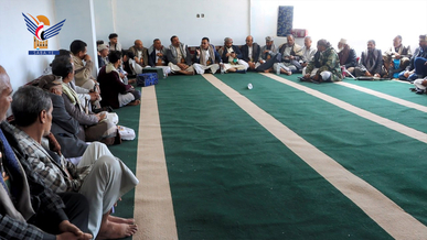 مناقشة أداء السلطة المحلية ووقفة بمديرية الشعر في إب