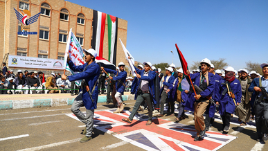 عرض طلابي لخريجي دورات “طوفان الأقصى” بجامعة صنعاء