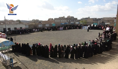 وقفات لحرائر محافظة ذمار تنديدا بحرب الإبادة بحق الفلسطينيين