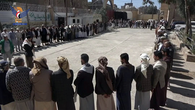 وقفة لموظفي مكتب التربية وصندوق الرعاية بصنعاء تضامناً مع فلسطين