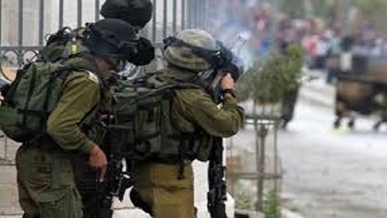 إصابة شابين فلسطينيين برصاص قوات الاحتلال الاسرائيلي إصابة شابين فلسطينيين برصاص قوات الاحتلال الاسرائيلي