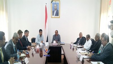 القائم بأعمال رئيس مجلس الشورى يناقش جهود المنظمات في تعزيز العمل الإنساني