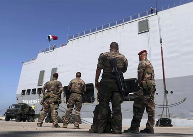 السيادة اللبنانية على المحك.. ماذا تفعل البوارج الأجنبية على شواطئ بيروت؟ السيادة اللبنانية على المحك.. ماذا تفعل البوارج الأجنبية على شواطئ بيروت؟