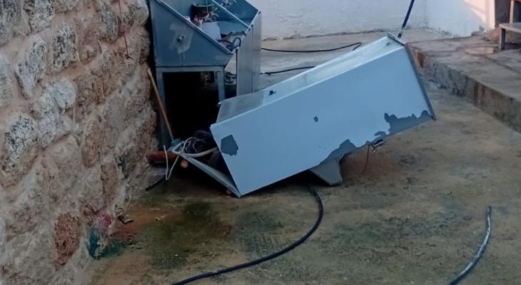 مستوطنون صهاينة يهاجمون مدرسة في الأغوار الشمالية ويحطمون محتوياتها