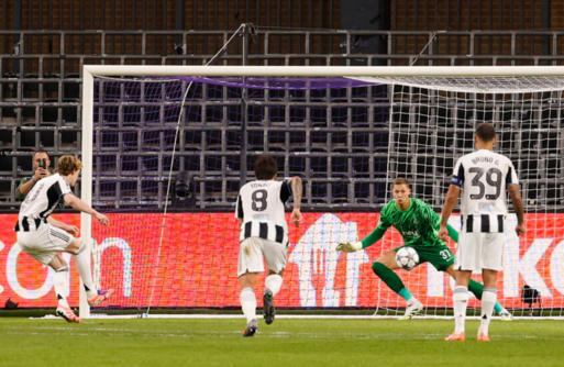 نيوكاسل الانجليزي يسحق سانت جيلواز البلجيكي في دوري أبطال أوروبا