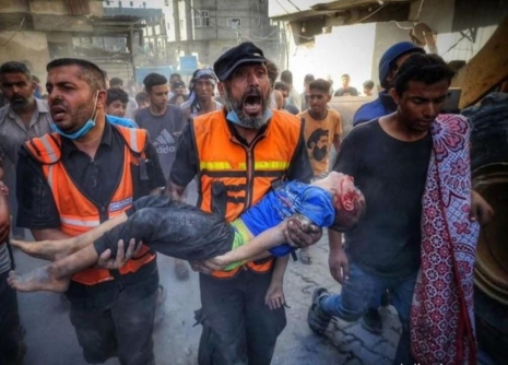 الدفاع المدني بغزة: استشهاد ضابط وإصابة خمسة من عناصرنا في خانيونس