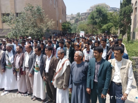 مسيرة في جامعة حجة تضامناً مع غزة وتأييدا للقوات المسلحة