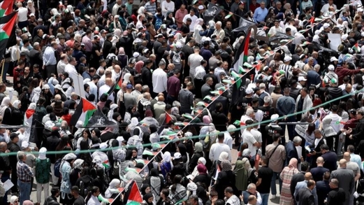 تظاهرات في محافظات الضفة الغربية رفضاً للإبادة الصهيونية بغزة وتضامناً مع الأسرى