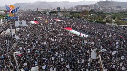 مسيرة مليونية بالعاصمة صنعاء تحت شعار "مع غزة جهاد وثبات.. غضبا للدماء المسفوكة والمقدسات المنتهكة"