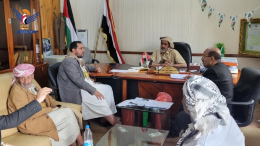 نائب وزير الإدارة والتنمية المحلية يناقش مع محافظ صنعاء سُبل تفعيل أداء السلطة المحلية