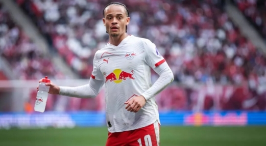 توتنهام الإنجليزي يتعاقد مع الهولندي سيمونز قادماً من لايبزيغ الألماني