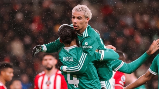 ليفربول يستعيد توازنه في الدوري الإنجليزي على حساب سندرلاند