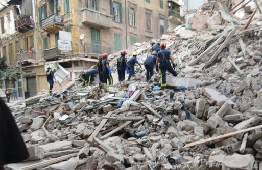 مصرع شخصين وإصابة سبعة آخرين في أنهيار عقار مأهول بالسكان بمصر