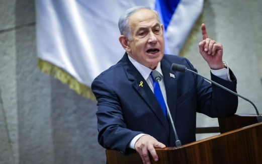 إعلام العدو: جلسة الكنيست تحولت إلى "مباراة صراخ" بين نتنياهو ولابيد مع تبادل الاتهامات والشتائم