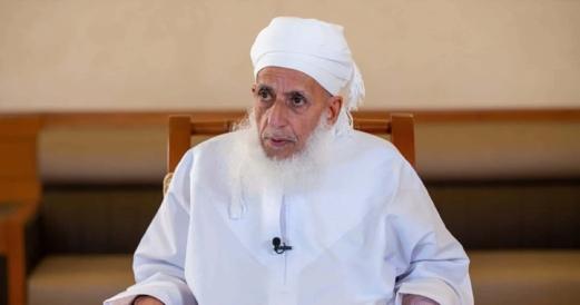 مُفتي عُمان يعزّي في استشهاد رئيس الحكومة اليمنية ورفاقه الوزراء