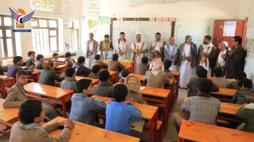 محافظ صعدة يتفقد الأنشطة والدورات الصيفية بعدد من المدارس