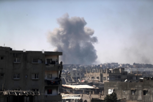 استشهاد فلسطينيين اثنين إثر قصف صهيوني استهدف مركبة مدنية في غزة