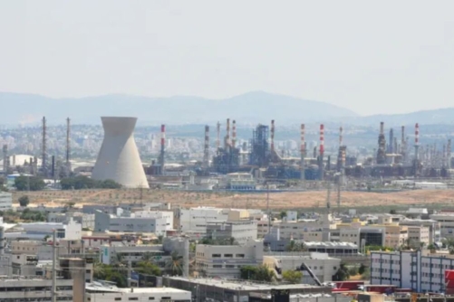 الصناعة البتروكيميائية.. إنذار حقيقي في خليج حيفا الصناعة البتروكيميائية.. إنذار حقيقي في خليج حيفا