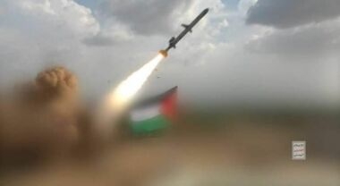 إعلام العدو: الملايين يدخلون الملاجئ بعد رصد صاروخ أطلق من اليمن