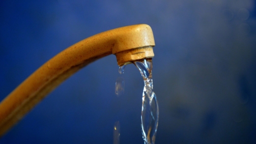 دراسة صادمة: مادة كيميائية في مياه الشرب الأمريكية تزيد مرض التوحد بنسبة 500%