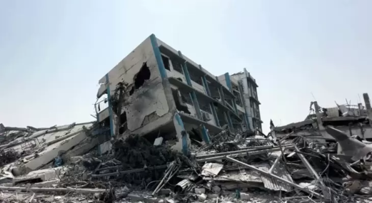 استشهاد فلسطيني إثر انهيار جدار منزل عليه في مخيم الشاطئ في غزة