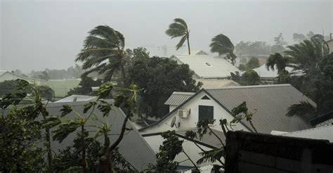 مصرع شخص وفقد 12 مع وصول الإعصار "بوالوي" إلى فيتنام