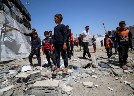 إصابة أكثر من 40 فلسطينياً برصاص العدو الإسرائيلي أثناء انتظارهم المساعدات بغزة