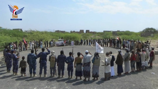 وقفة مسلحة بمديرية القبيطة بمحافظة لحج إعلاناً للنفير العام لإنهاء العدوان والحصار