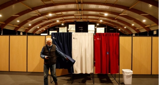 فوز حزب التجمع الوطني اليميني بالجولة الأولى من الانتخابات البرلمانية في فرنسا