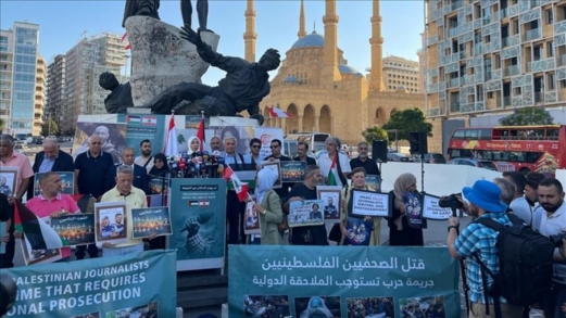 صحفيو لبنان ينظمون وقفة للتنديد باستهداف العدو الصهيوني زملائهم الفلسطينيين
