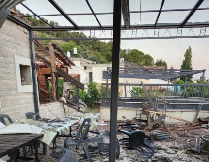 حزب الله يستهدف بالصواريخ قاعدة الدفاع الجوي في ثكنة "بيريا" والكهرباء تنقطع عن صفد