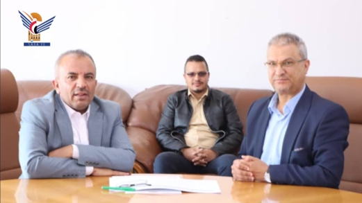 مناقشة التعاون بين وزارة الخدمة المدنية وجامعة إب