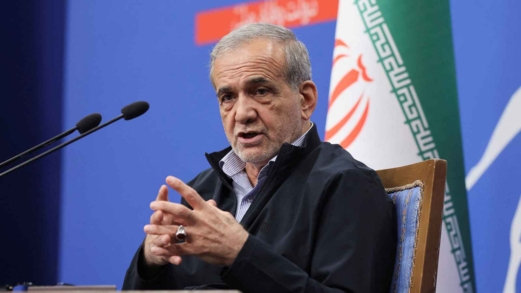 الرئيس الإيراني: نرفض الشروط الأمريكية المهينة لاستمرار المفاوضات