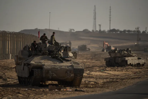 وزراء العدو الصهيوني يطالبون بقتل حتى "الأطفال والحمير" عند الخط الأصفر بغزة