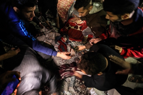 العدو الصهيوني يرتكب مجازر في قطاع غزة اسفرت عن استشهاد 108 فلسطينيا