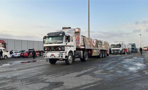 "تجارة وصناعة غزة”: عدد الشاحنات التي تدخل القطاع لا يتجاوز 220 شاحنة يومياً