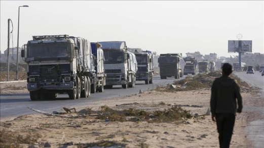 مدير "حكومي غزة": العدو الإسرائيلي يدخل 200 شاحنة مساعدات بدلا من 600 متفق عليها