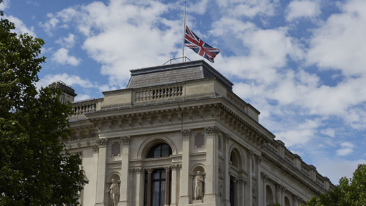 الخارجية البريطانية تدين جريمة قتل فلسطينيين على يد مستوطنين في سنجل 