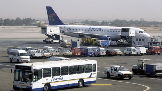 عودة حركة الطيران إلى طبيعتها في مطار القاهرة بعد تعطل الاتصالات والإنترنت