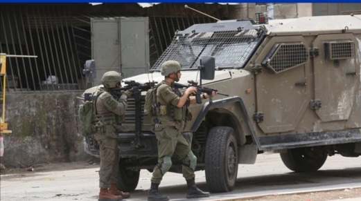 تصعيد إسرائيلي في الضفة: اقتحامات واعتقالات وإصابة طفل