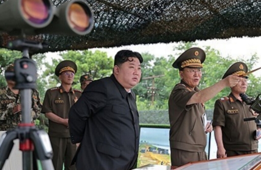 كيم يدعو لتعزيز القدرات القتالية للجيش الكوري الشمالي كيم يدعو لتعزيز القدرات القتالية للجيش الكوري الشمالي