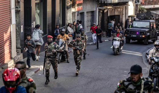 جيش مدغشقر يتولي السلطة بعد عزل الرئيس