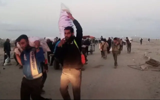 "الأونروا": النازحون يُقتلون أثناء بحثهم عن الطعام في غزة