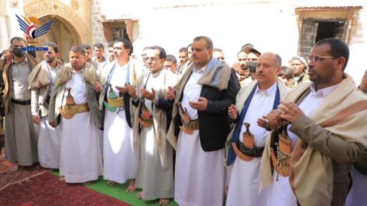 وزير المالية والقائم بأعمال وزير الاقتصاد يزوران جامع الإمام الهادي بصعدة