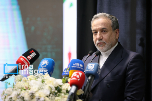 الخارجية الايرانية: مسار التوافق يمر عبر المفاوضات لا الاعلام